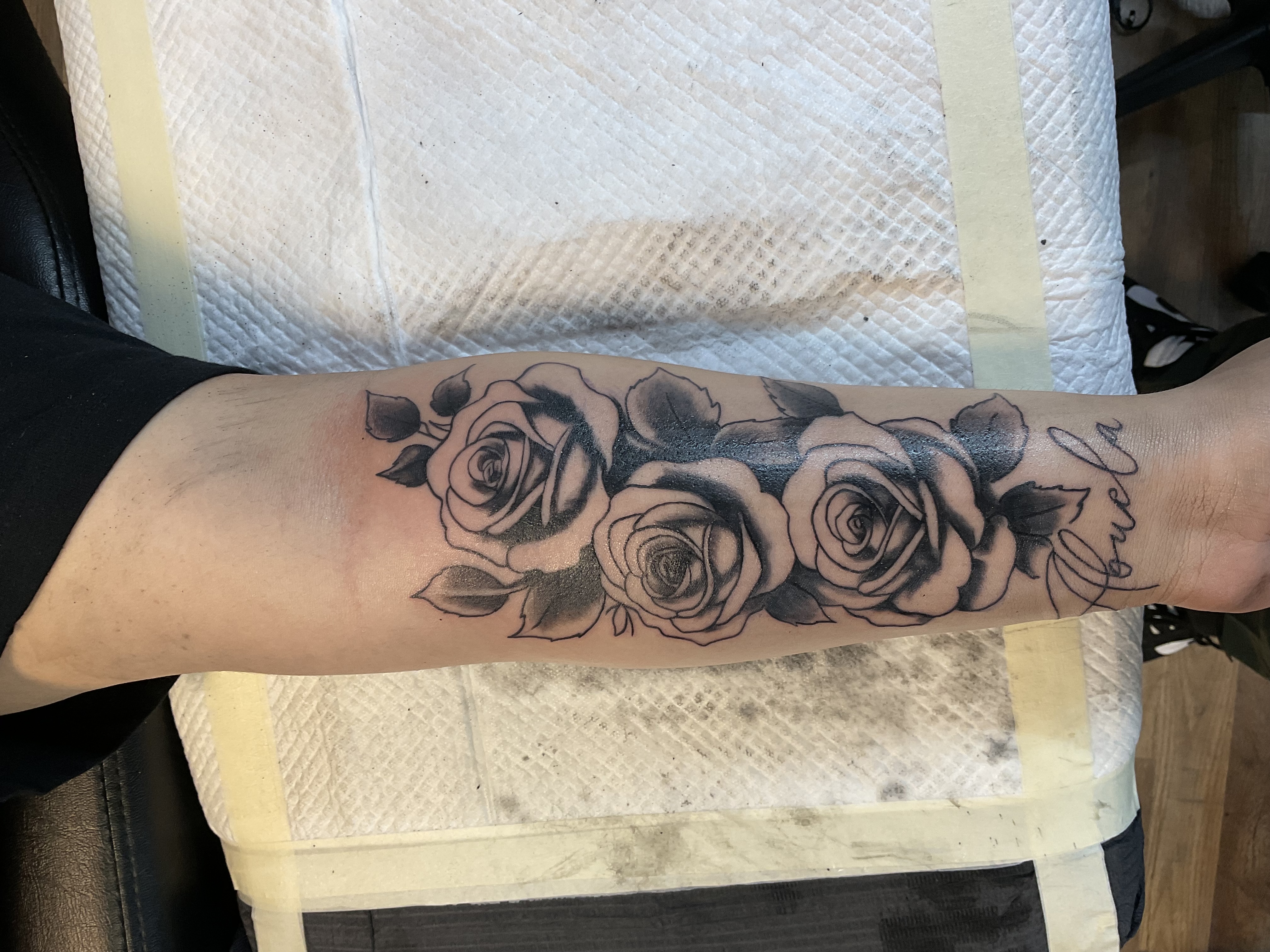 Minimalist roses